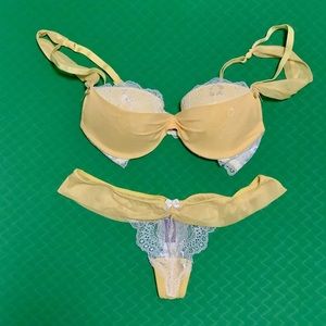 2/$25 - Adore Me 30b/xs set - NWOT!